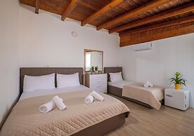 Atlantis Hotel & Apartments