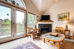 Lakepointe Court Town Homes by CRMR