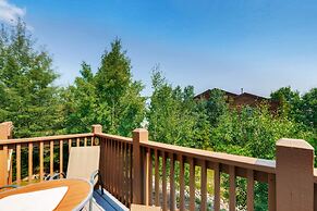 Lakepointe Court Town Homes by CRMR