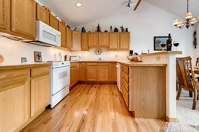 Lakepointe Court Town Homes by CRMR