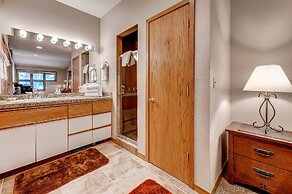 River Glen Condos by CRMR