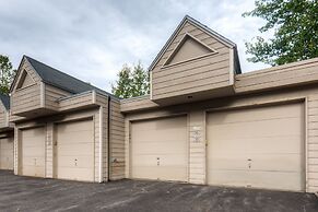 River Glen Condos by CRMR