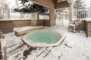 River Glen Condos by CRMR