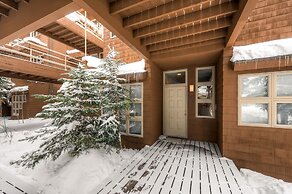 River Glen Condos by CRMR