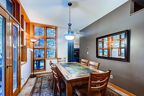 River Glen Condos by CRMR