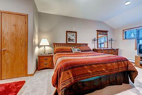 River Glen Condos by CRMR