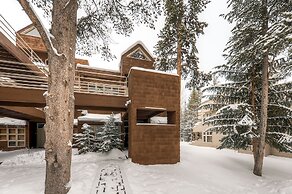 River Glen Condos by CRMR