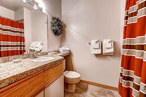 River Glen Condos by CRMR