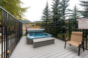 Bay Club Town Homes by CRMR