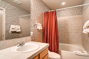 Bay Club Town Homes by CRMR