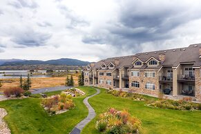 Bay Club Town Homes by CRMR