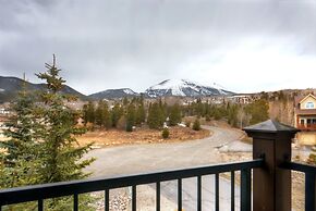 Bay Club Town Homes by CRMR