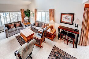 Bay Club Town Homes by CRMR