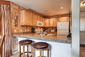 Bay Club Town Homes by CRMR