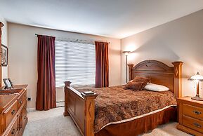 Bay Club Town Homes by CRMR