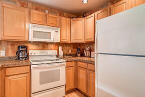 Bay Club Town Homes by CRMR