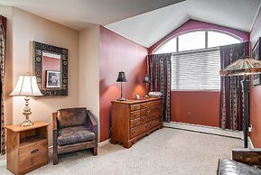 Bay Club Town Homes by CRMR