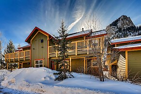 Streamside Lane Condos by CRMR