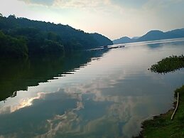 Begnas Lake Front Guest House
