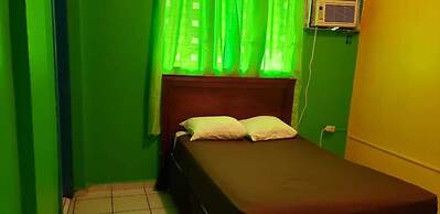 Hostal Guacamayos