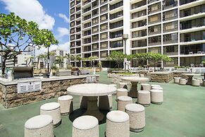 Waikiki Banyan - Ocean View Tower 2 Suite 2904