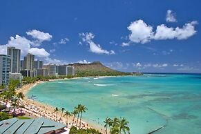 Waikiki Banyan - Pool View Tower 1 Suite 707