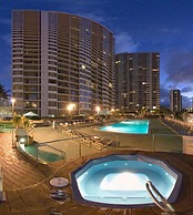 Waikiki Banyan - Ocean View Tower 1 Suite 3209