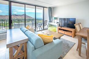 Waikiki Banyan - Ocean View Tower 1 Suite 3209