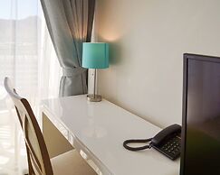 Waikiki Banyan - Ocean View Tower 1 Suite 3209