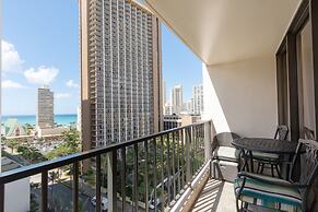 Waikiki Banyan - Partial Ocean View Tower 2 Suite 1204