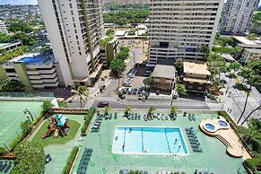 Waikiki Banyan - Partial Ocean View Tower 2 Suite 1204