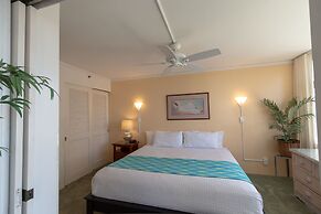 Waikiki Banyan - Partial Ocean View Tower 2 Suite 1204