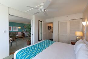 Waikiki Banyan - Partial Ocean View Tower 2 Suite 1204