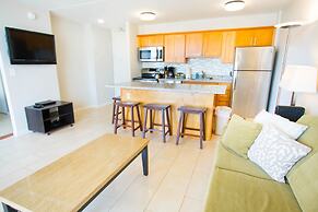 Waikiki Banyan - Ocean View Tower 1 Suite 2210