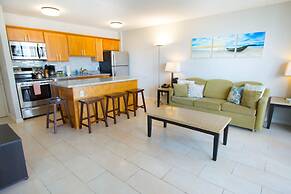 Waikiki Banyan - Ocean View Tower 1 Suite 2210