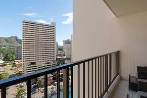 Waikiki Banyan - Pool View Tower 1 Suite 1501