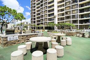 Waikiki Banyan - Pool View Tower 1 Suite 1501