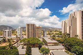 Waikiki Banyan - Moutnain View Tower 2 Suite 1205