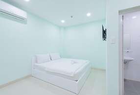 7S Hotel Rainy House