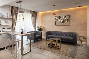 Kanopian Penthouse Hotel