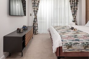 Kanopian Penthouse Hotel