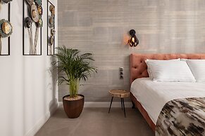 Kanopian Penthouse Hotel