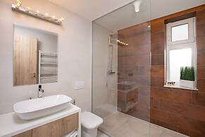 Kanopian Penthouse Hotel