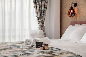 Kanopian Penthouse Hotel