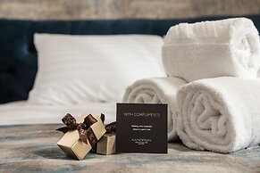 Kanopian Penthouse Hotel