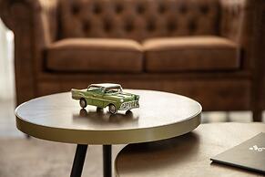 Kanopian Penthouse Hotel