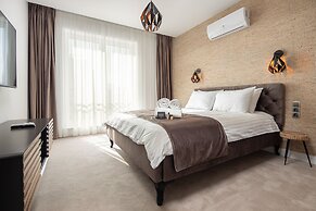 Kanopian Penthouse Hotel