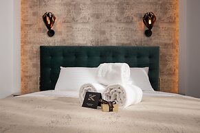 Kanopian Penthouse Hotel