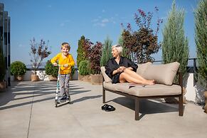 Kanopian Penthouse Hotel