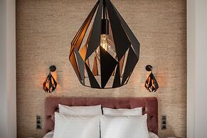 Kanopian Penthouse Hotel